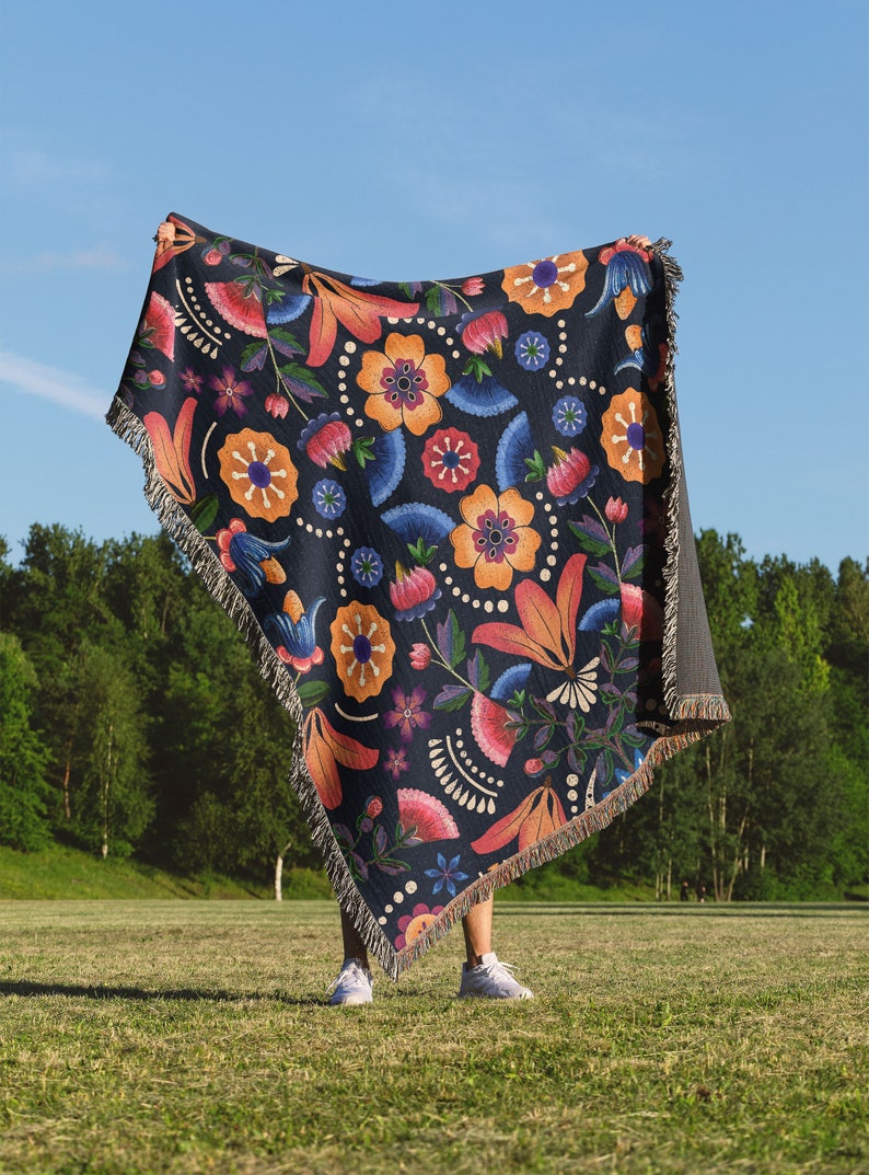 Throw Blanket Boho: Woven Throw Blanket, Retro Decor, Hippie Blanket, Tapestry, Boho Blanket, Couch Blanket, Bed Blanket, flower power image 4