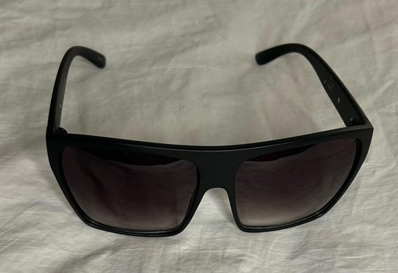 Large glamorous Sunglasses - image 1