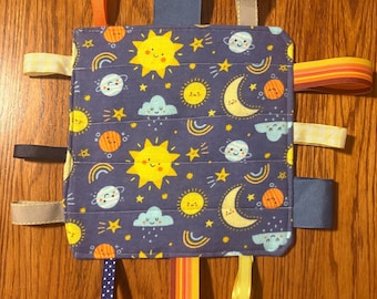 Handgjord Baby Crinkle Sensorisk Taggleksak – Space & Gingham