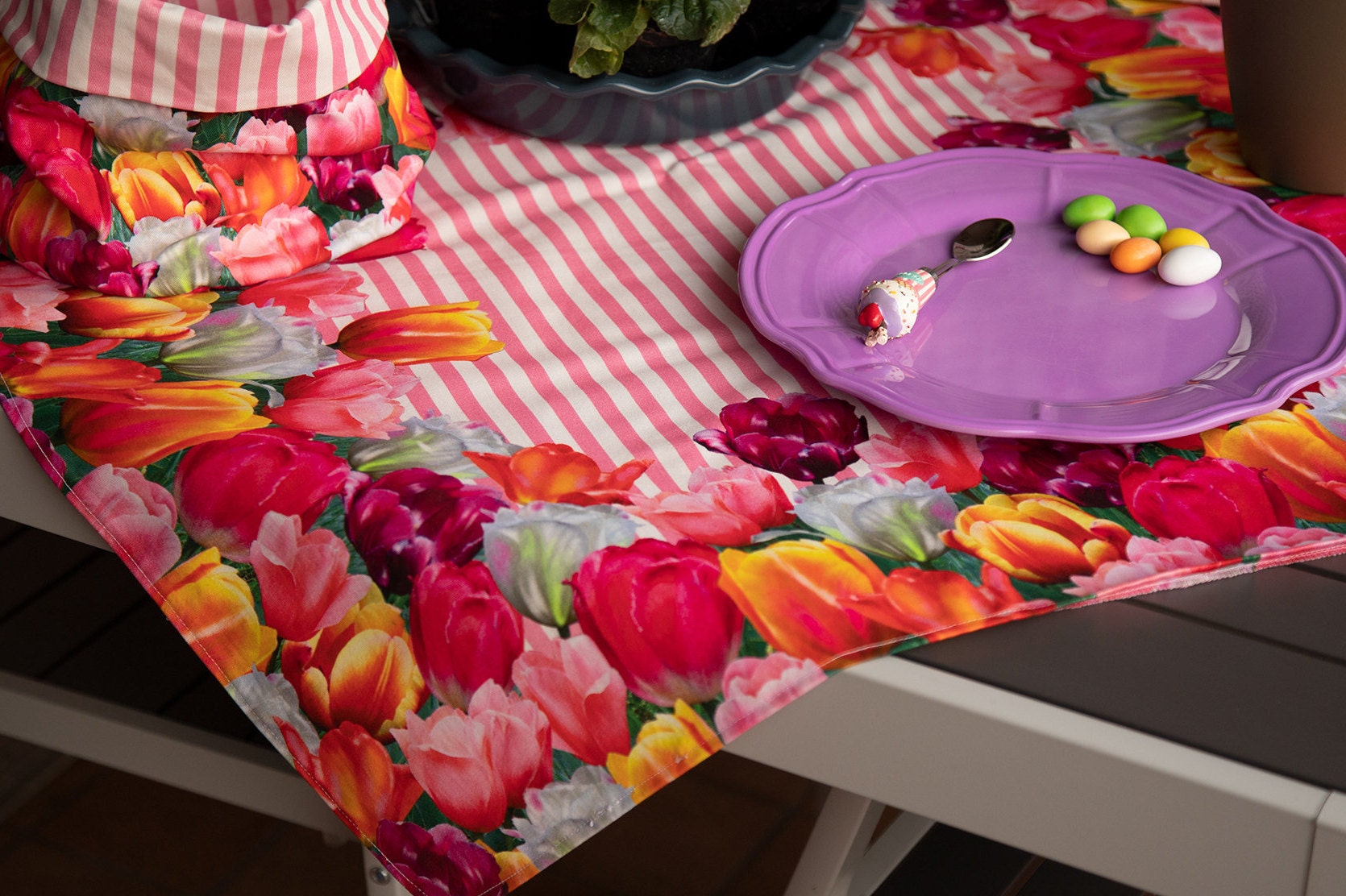 TULIPS SQUARE TABLECLOTH, Gift Idea for Mother's Day Easter, Spring