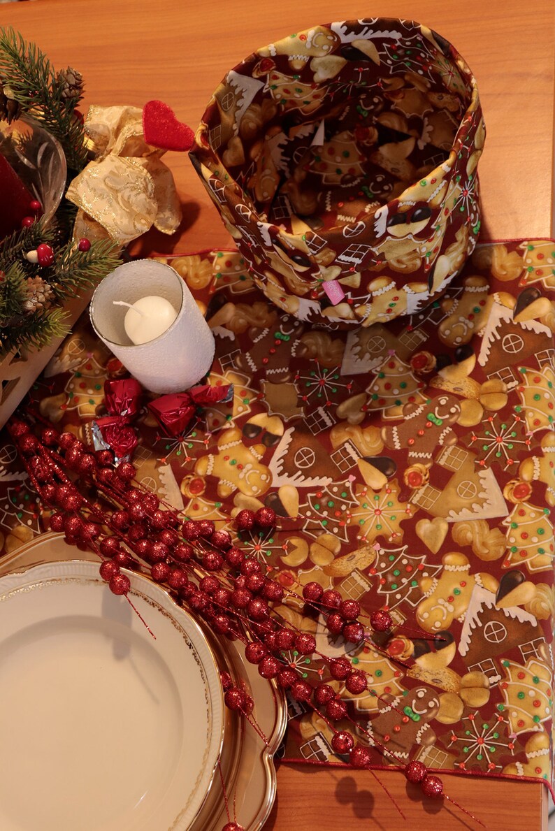 CHRISTMAS BREAD BASKET Whit Cookies and Gingerbread, Christmas Gift