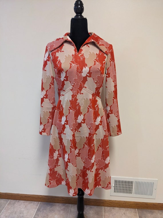 Vintage Collared Retro 1970s Long-Sleeve Dress
