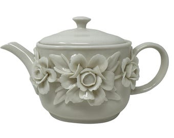 Vintage Porcelain Ivory Raised Relief 3D Rose Floral Teapot Lid Godinger & Co.
