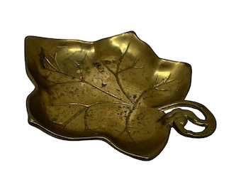 Vintage 70s Brass Ivy Grape Leaf Trinket Tray Catchall Ashtray Decorative Crafts