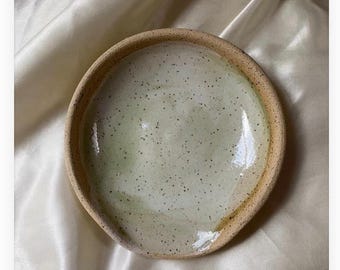 Sage Green Ceramic Spoon Rest – Handmade Pottery Kitchen Accessory, Gift for Cook