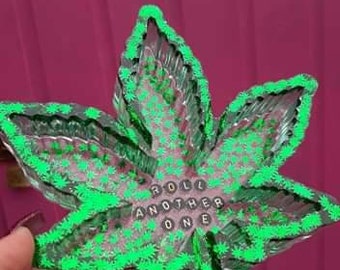 Ashtray cannabis leaf pattrrn