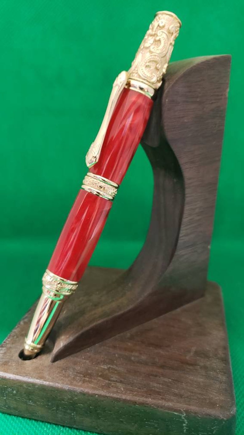 Red Acrylic Gold Victorian Twist Pen