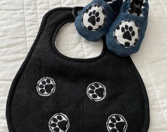 2 Piece Baby Gift Set / Reversible Animal Paw print Bib / Paw Print Baby Shoes
