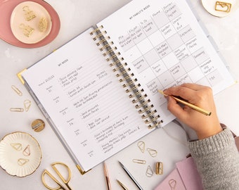Personalized Mum Planner: Gold Bound, Undated, Weekly Monthly