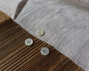 Mother-of-pearl buttons with 4 holes, 15 mm, white