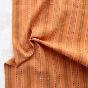 Baumwollstoff Canyon Springs Streifen Fableism RUST für Bekleidung, Deko oder Accessoires