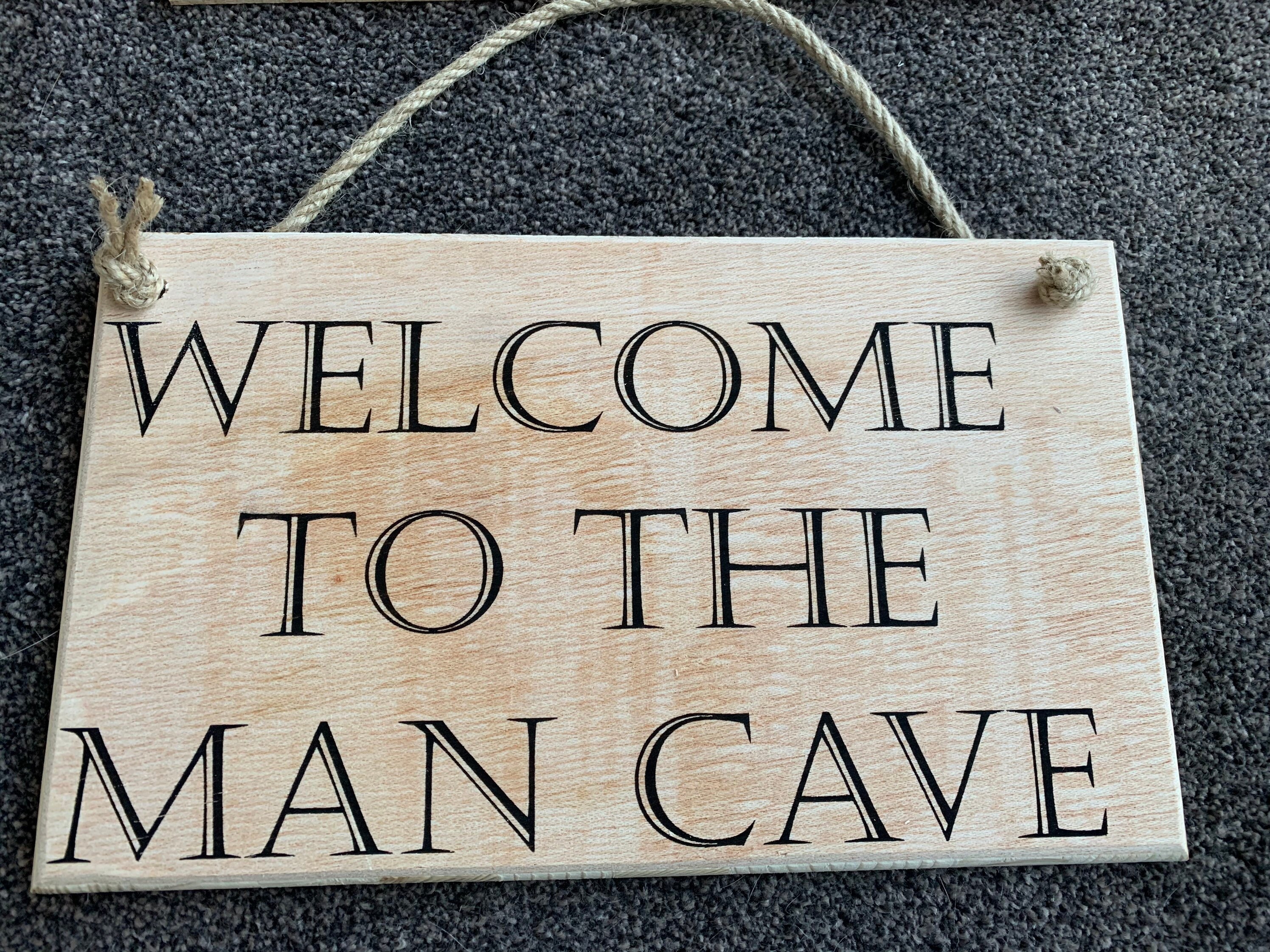 Señal de la puerta de la cueva del hombre. | Etsy