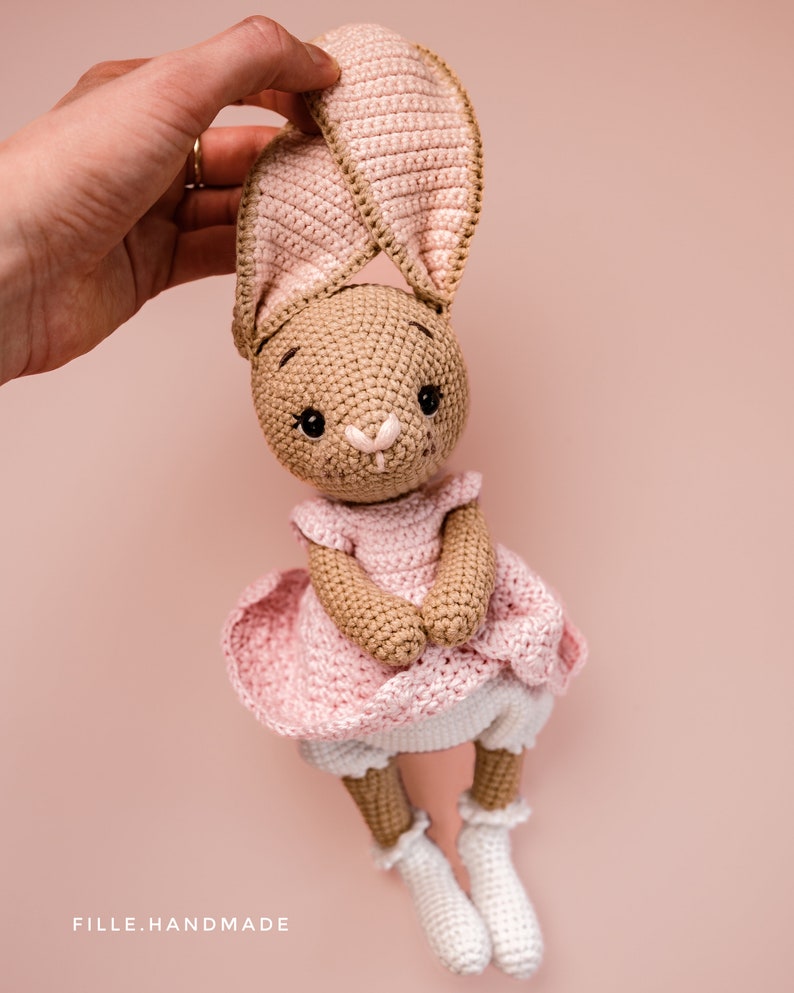 WZÓR Angielski Polski Króliczek Rosalie autorstwa FILLE.ręcznie robione Amigurumi, wzór szydełkowy Plik PDF zdjęcie 2