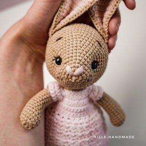 WZÓR Angielski Polski Króliczek Rosalie autorstwa FILLE.ręcznie robione Amigurumi, wzór szydełkowy Plik PDF zdjęcie 5