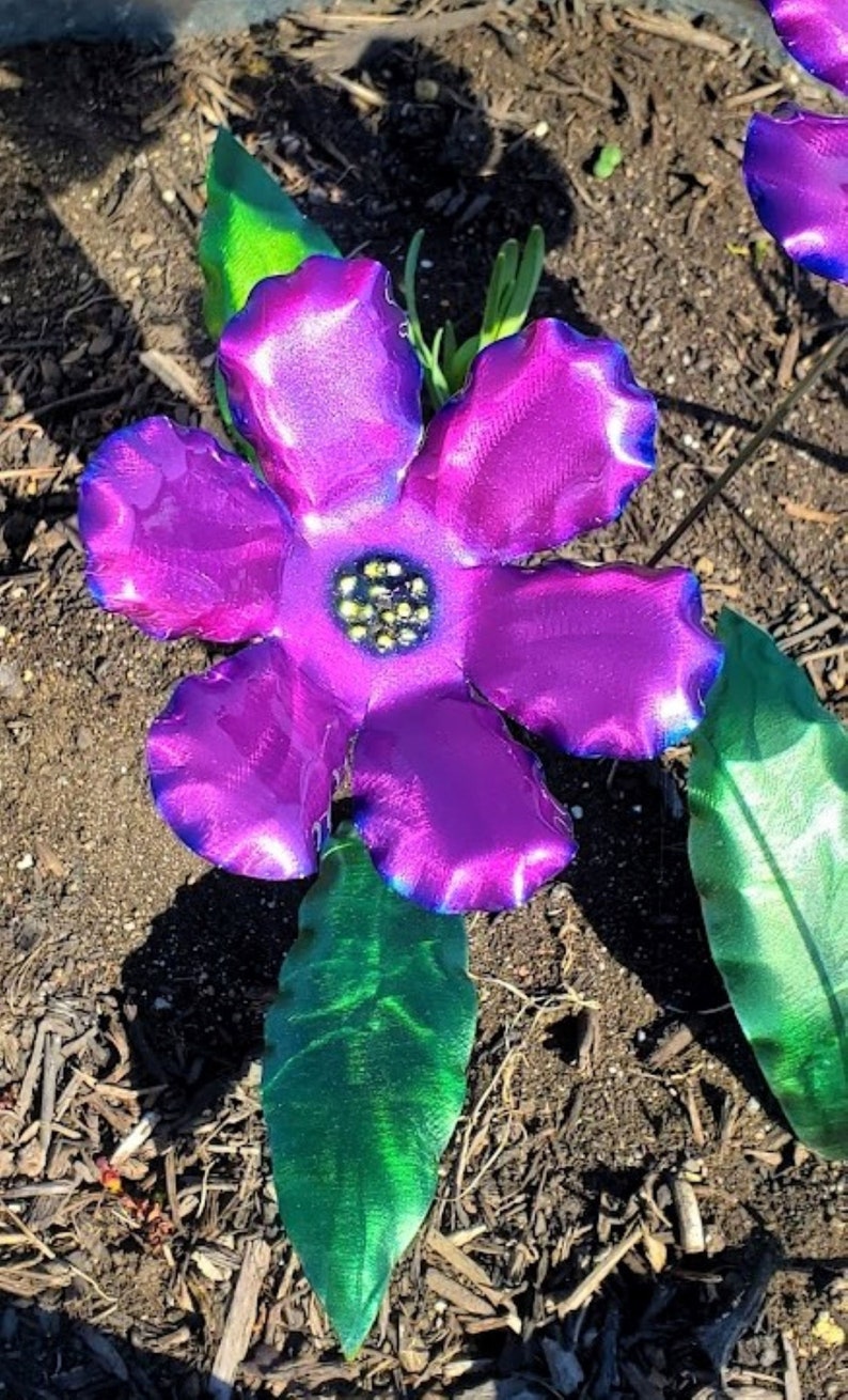 Burple Flower Metal Flower Stake Garden Art Etsy