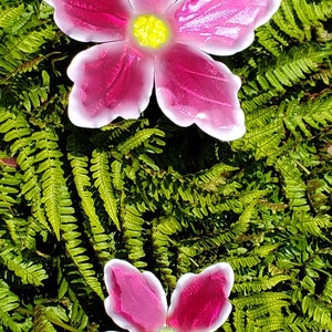 Tropical Candy Color Metal Flower Stake: Iridescent Garden Art Pink
