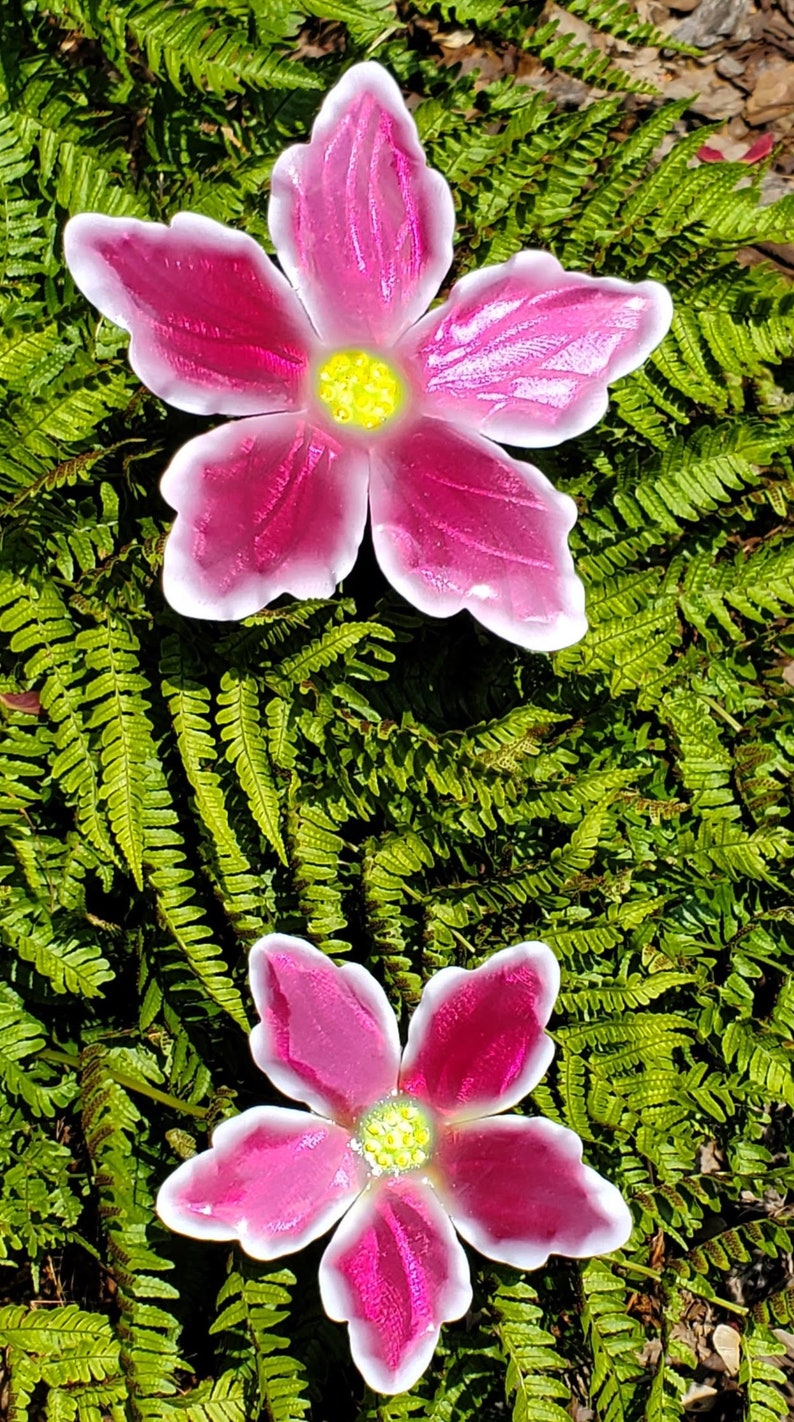Tropical Candy Color Metal Flower Stake: Iridescent Garden Art Pink