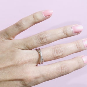 Hammered double intertwined ring in sterling silver handcrafted DIANE