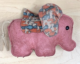 Cute Elephant Keychain, Handmade Elephant Bag Charm Keychain, Elephant Lover Gift,Motorcycle Keychain Accessory, Christmas Gift, Unique Gift