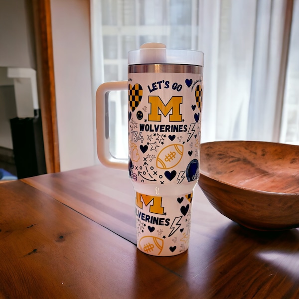 Vaso de fútbol de Michigan de 40 oz - Con asa y pajita - vaso de touchdown- - Vaso de 40 oz con asa. fútbol americano.