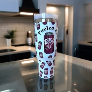 Angetrieben von Dr. Pepper 40 Unzen Becher, mit Griff und Strohhalm, Sublimationsbecher, Soda, auch andere im Shop wie Diet Cola