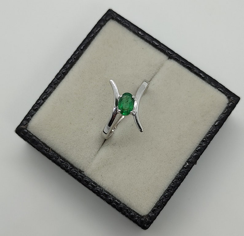 Dainty Emerald Ring Vintage Emerald Ring Emerald Gems Ring Gift For Her Dainty Emerald Rings Emerald Silver Ring Emerald Rings