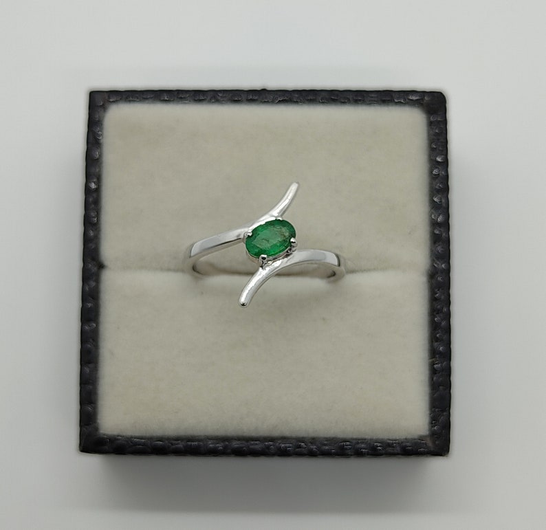 Dainty Emerald Ring Vintage Emerald Ring Emerald Gems Ring Gift For Her Dainty Emerald Rings Emerald Silver Ring Emerald Rings