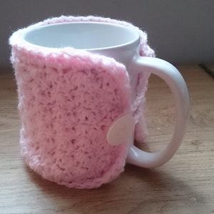 Cup cozy mug wool knitted gift present cold drink hot crochet handmade unique coffee hit chocolate tea frappachino milkshakes Pink mug