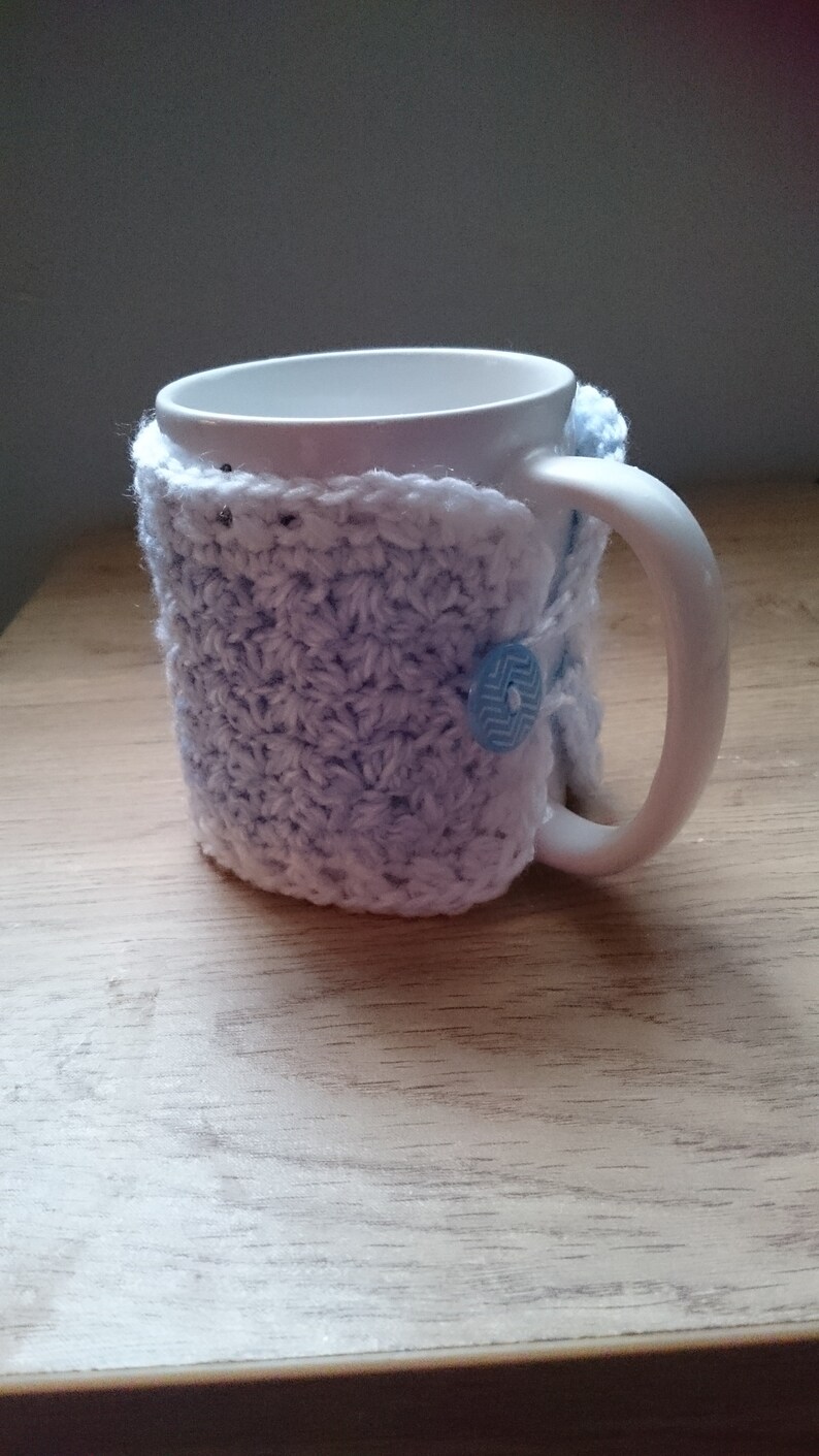 Cup cozy mug wool knitted gift present cold drink hot crochet handmade unique coffee hit chocolate tea frappachino milkshakes Blue mug