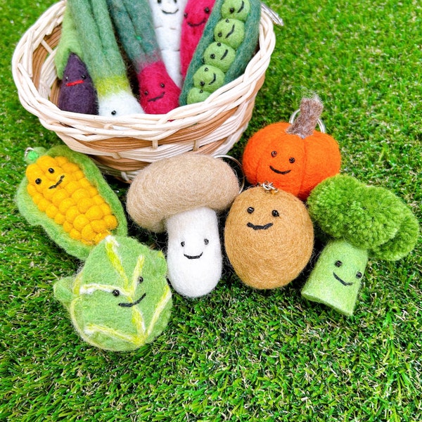 Vegetable and fruit wool felt charm key chains broccoli carrot mushroom pumpkin sweet potato cabbage avocado peas corn egg plant radish