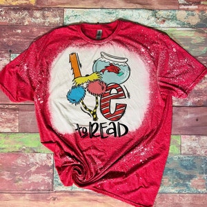 Rot gebleichtes Leseshirt, Lehrer Shirt, gebleichtes Lehrer T-Shirt, Dr Seuss Shirts, LehrerGeschenke, ausgebleichtes T-Shirt, Bücherliebhaber T-Shirt