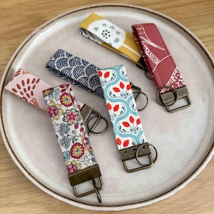 Schlüsselanhänger Stoff handgenäht | Canvas Schlüsselband kurz | Taschenanhänger mit Messingring | Geschenkidee handmade