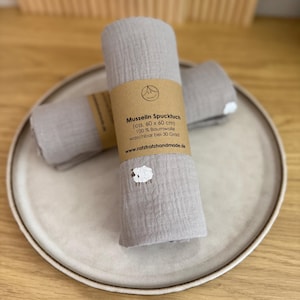 Musselin Spucktuch mit Schäfchen - Geschenk zur Geburt
