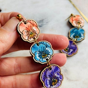 Summer earrings// flower earrings// wood earrings// spring earrings// pansy earrings// wood flower earrings. image 3