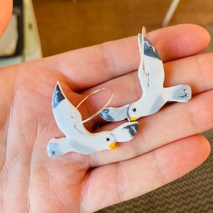Seagull earrings// summer earrings// polymer clay earrings// animal earrings// clay animal earrings.