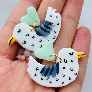 Seagull earrings// seaside earrings// summer earrings// bird earrings// animal earrings// polymer clay earrings// summer earrings.