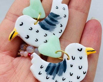 Seagull earrings// seaside earrings// summer earrings// bird earrings// animal earrings// polymer clay earrings// summer earrings.