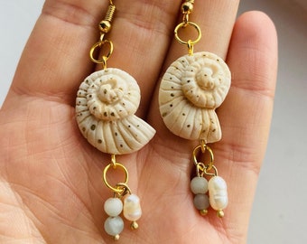 Shell earrings// summer earrings// polymer clay earrings//clay summer earrings//.