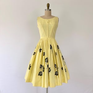 1950&#39;s Fit and Flare Dress - Vintage 50&#39;s Yellow Cotton Day Dress - Size XS