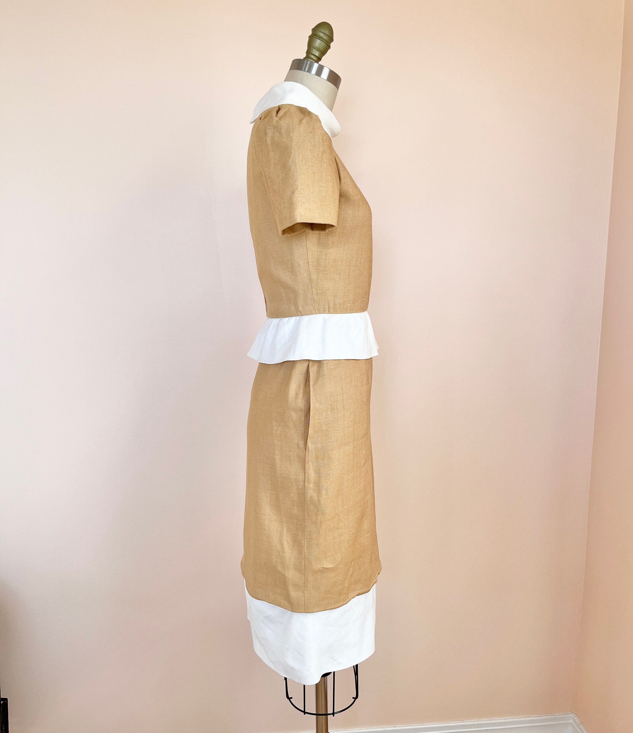 Robe Vintage Carolina Herrera Années 80 - Couleur Saumon à Volants - Taille 10 - Occasion Très Bon état