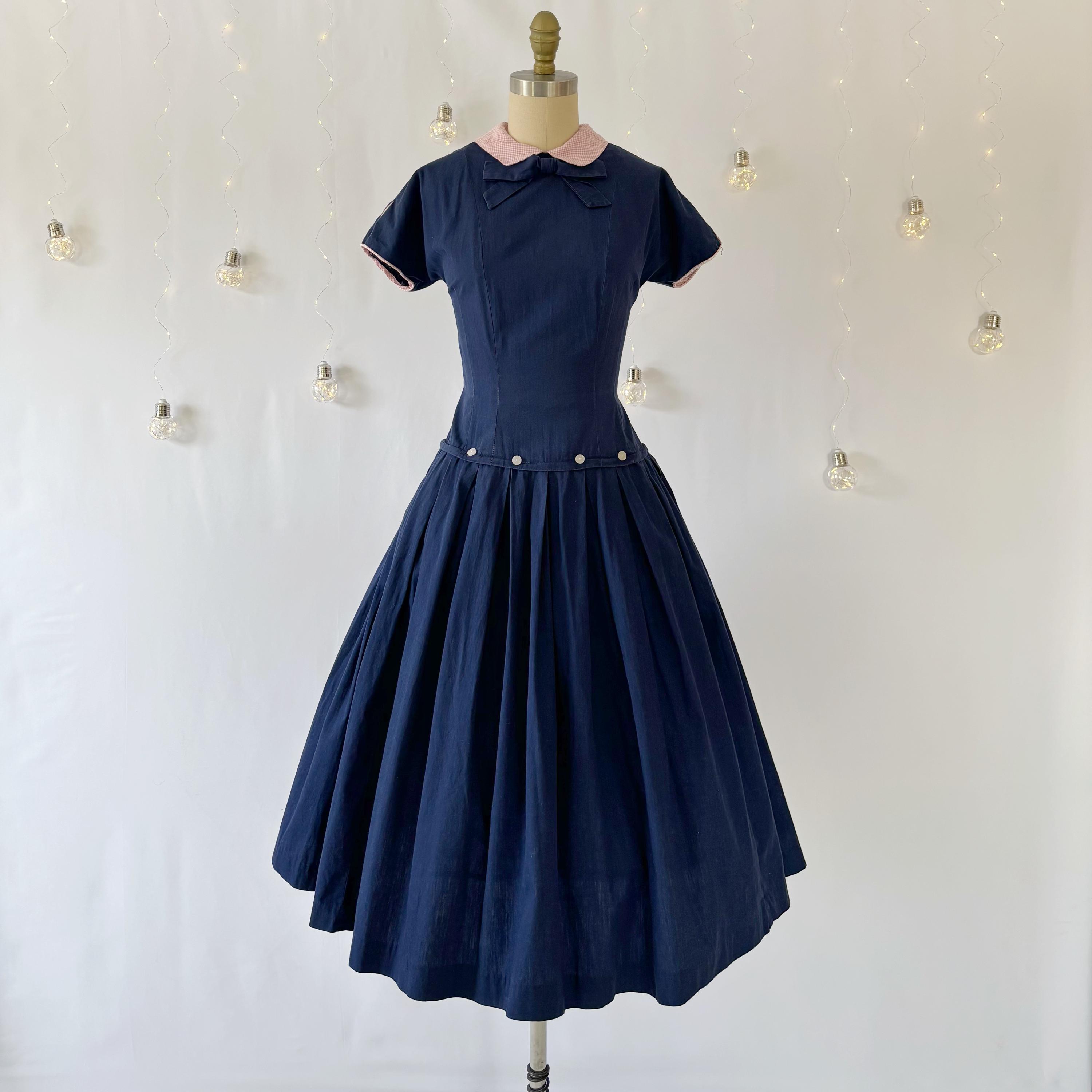 green emerald velvet dress Vintage Plunge Neckline Drop-Waist Pleated Navy Blue Floral Flapper Dr