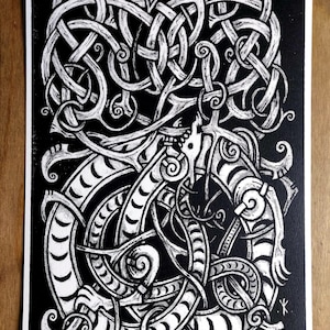 Níðhöggr Print Yggdrasil Dragon Serpent Urne Viking Norse Style Print Celtic Knotwork