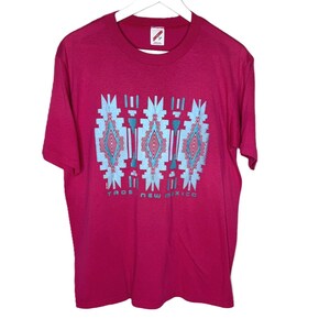 Vintage neonroze Taos uit de jaren 90, toeristisch T-shirt New Mexico, Southwest-ontwerp, groot