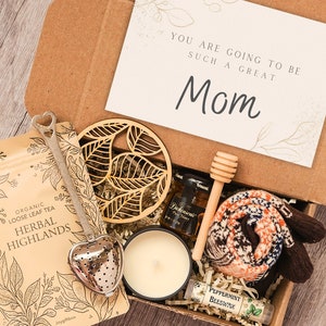 Expecting mom gift basket, new mom gift set, loose leaf tea gift box for women, personalized first time mom pregnancy gift, self care kit