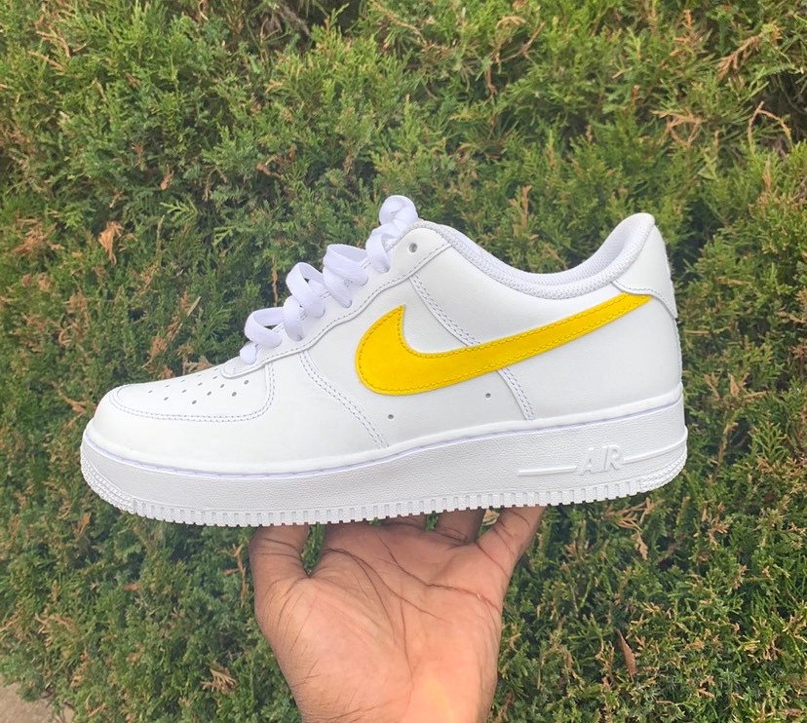 nike air force 1 yellow check
