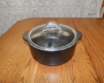 Pampered Chef Rockcrok 3.8 L 4 quart RETIRED High Heat Resistant Earthenware