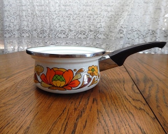 Cacerola de acero esmaltado por porcelana Sankoware Country Flavors, apta para horno y mesa, 1 cuarto de galón, década de 1970.