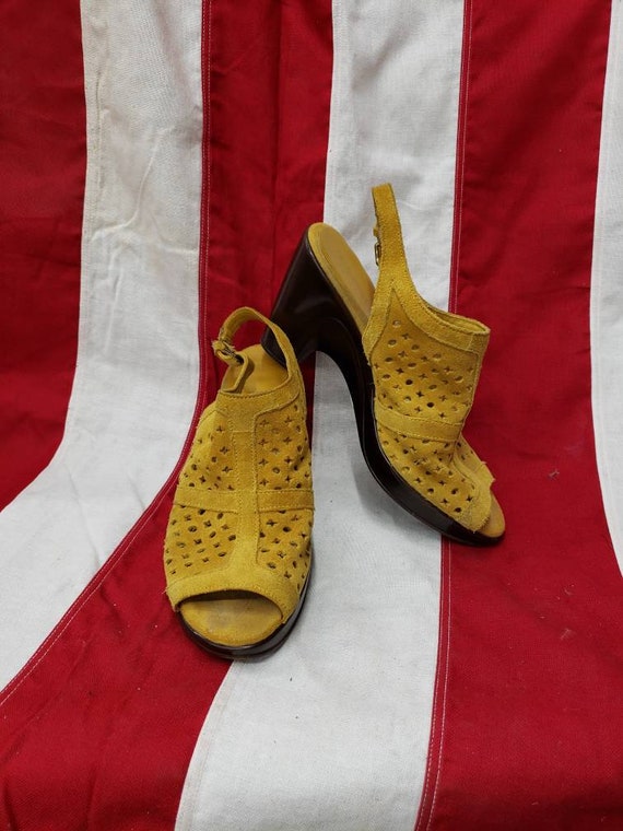AEROSOLES Sunflower Yellow Suede Cutout Platform S