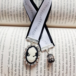 Gentle Reader Victorian Cameo Ribbon Bookmark (Bridgerton Inspired)