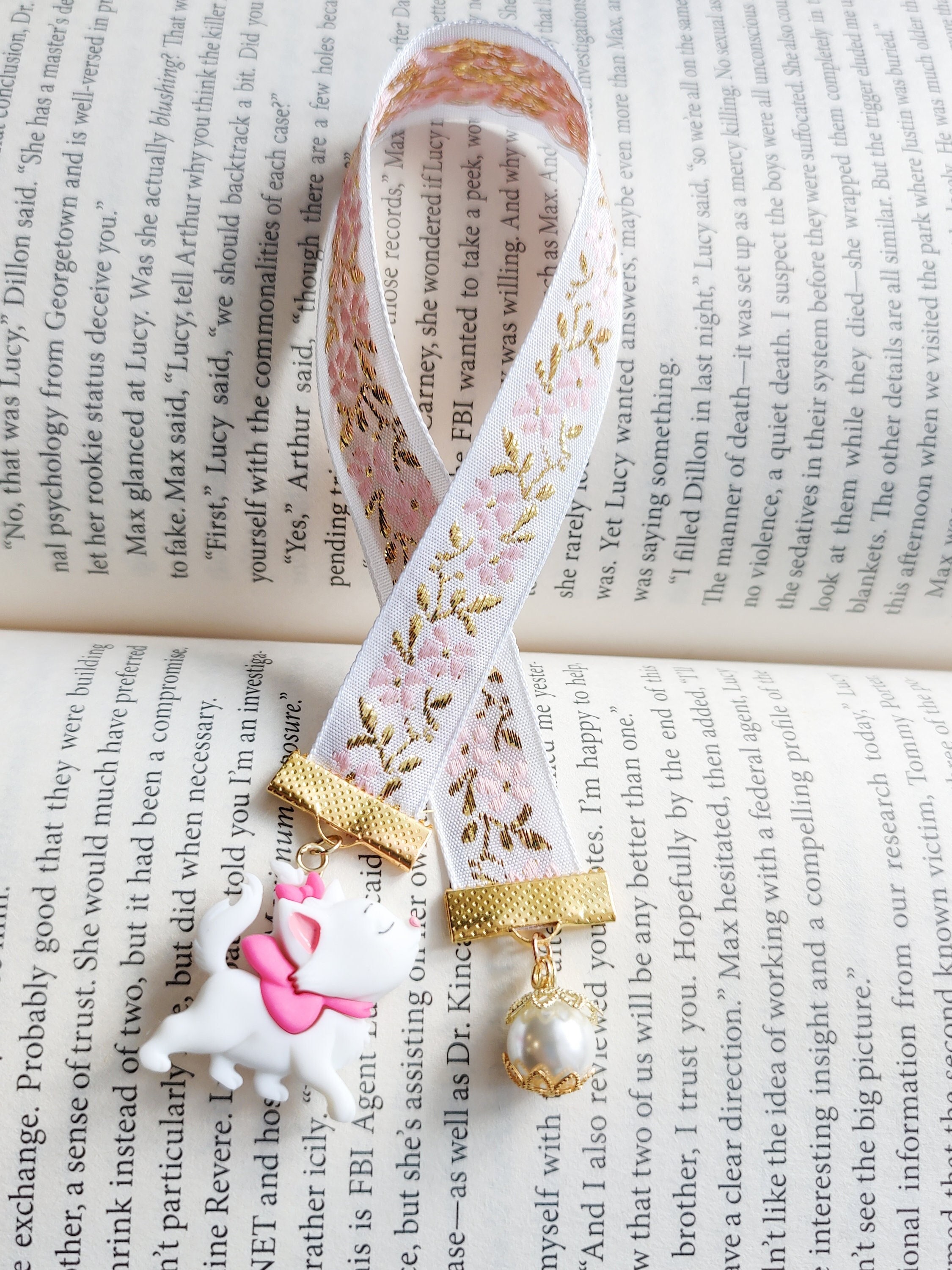 A Charming Ribbon Bookmark - Grandma Ideas